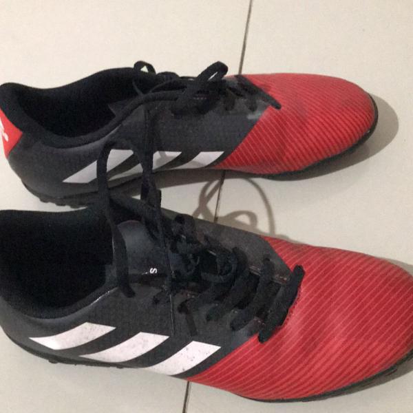 chuteira Adidas