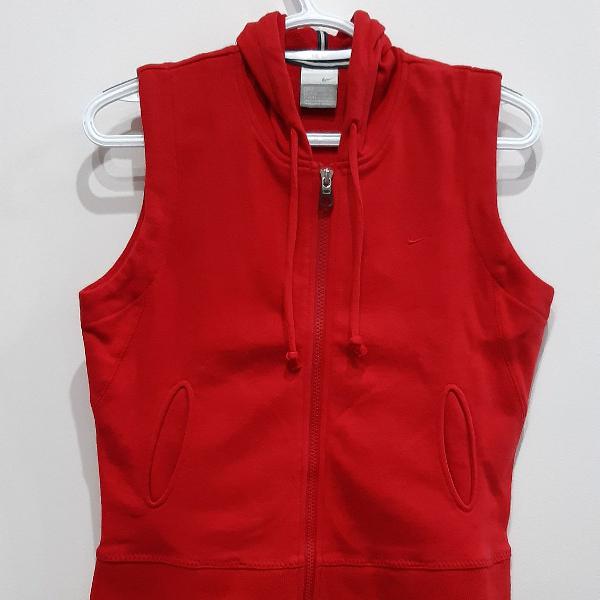 colete vermelho nike