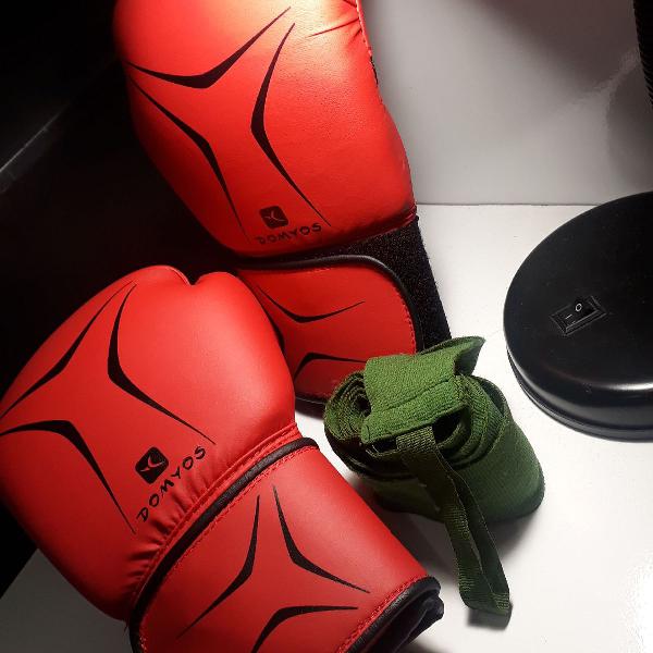 luva de muay thai usadaa apenas em um treino. tamanho 6 o.z