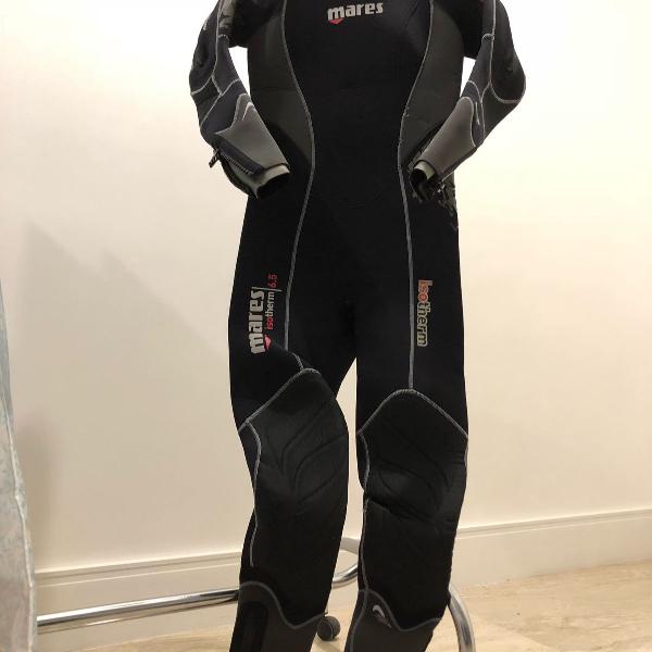 roupa de mergulho feminina