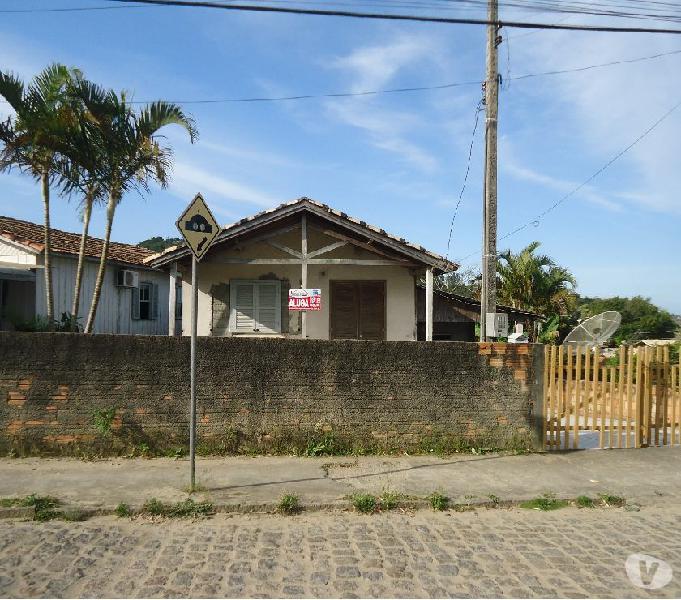 Aluga-se casa Mista no Centro - Jaguaruna