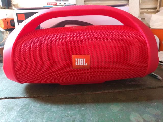 Caixa JBL boombox