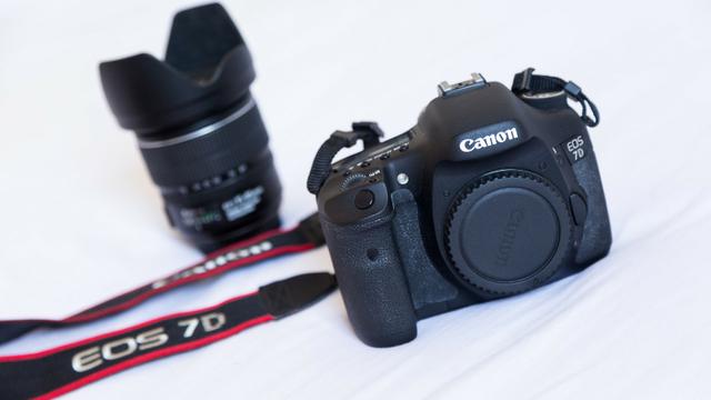 Canon 7D com lente Canon mm + CF card