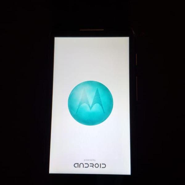 moto e xt1025 4gb dual chip - precisa repassar software