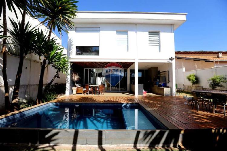 Casa com 3 Quartos à Venda, 294 m² por R$ 740.000 COD.