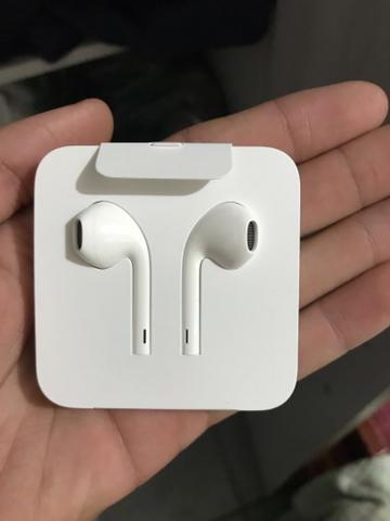 EarPods com conector Lightning