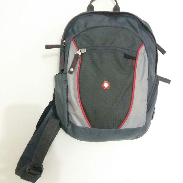Linda e confortável e funcional mochila transversal da