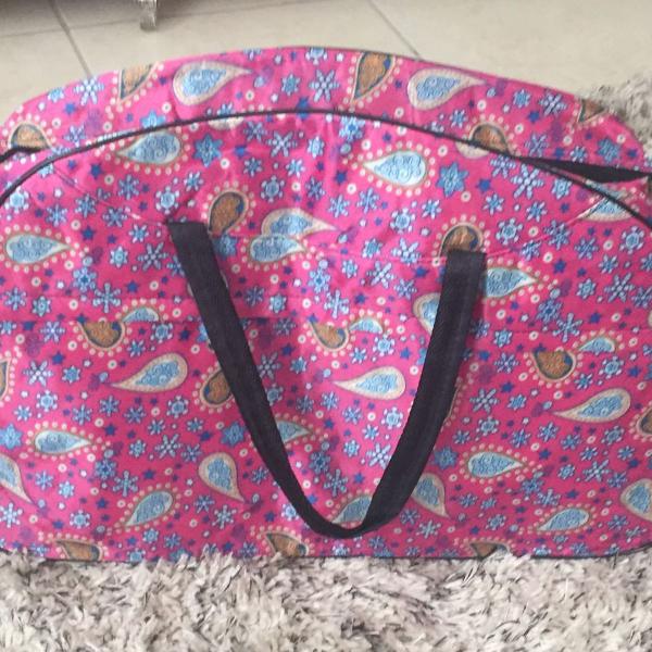 bolsa para pequenas viagens.