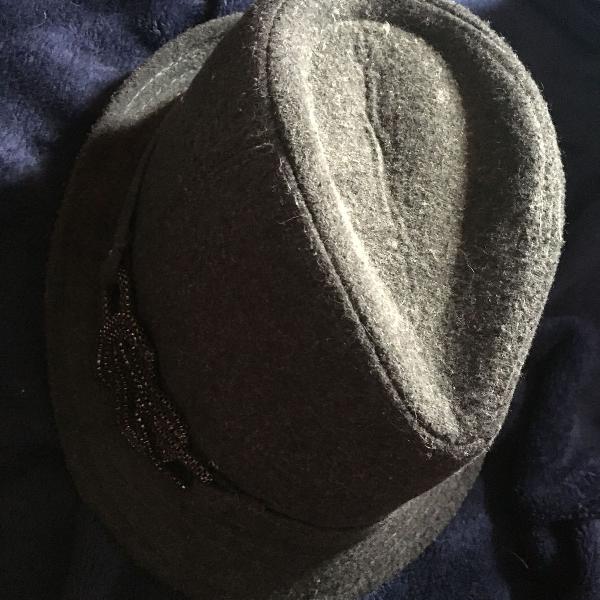chapéu com fivela
