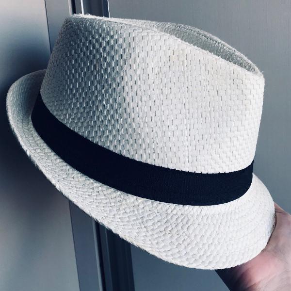 chapéu estilo panamá