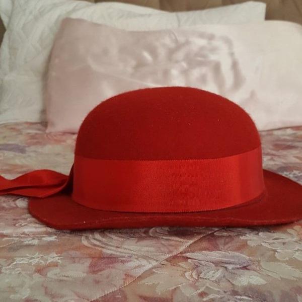 chapéu vintage vermelho
