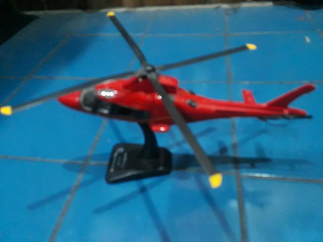 Helicóptero de Ferro Às 109 de coleção