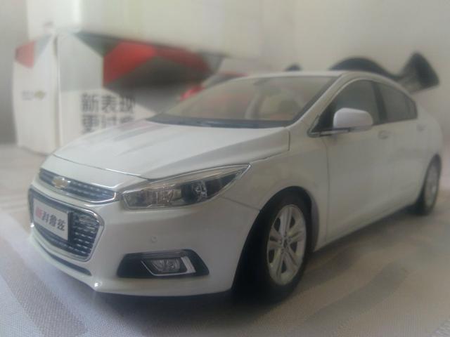 Miniatura New cruze 1:18