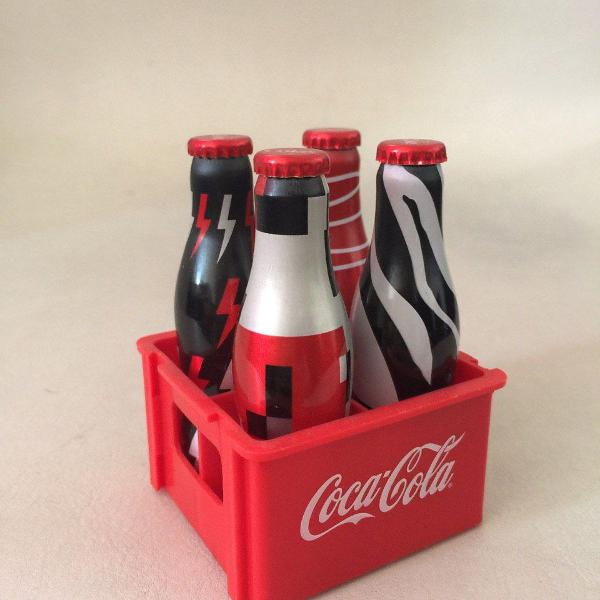 kit mini garrafas coca cola com engradado