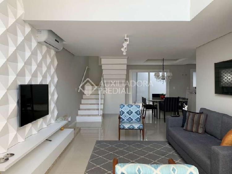 Casa com 3 Quartos à Venda, 177 m² por R$ 695.000 COD.