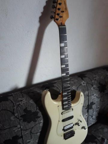 Guitarra com som muito bom