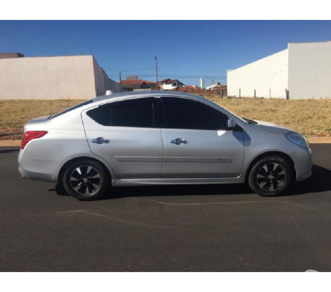 Nissan Versa Motor 1.6 2014 5 Portas