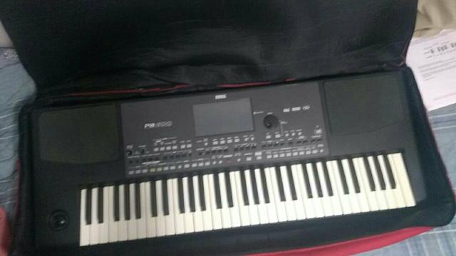 Teclado Korg Pa600