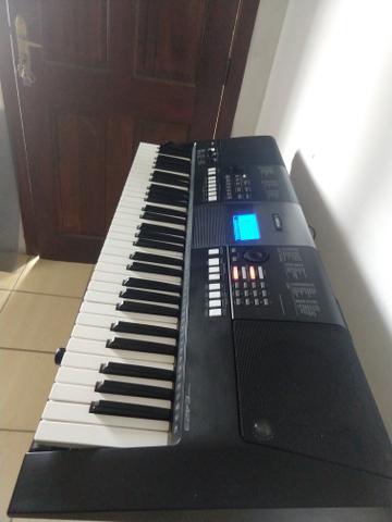 Teclado Yamaha PSR-E 423 USB troco por par caixa ativa leia