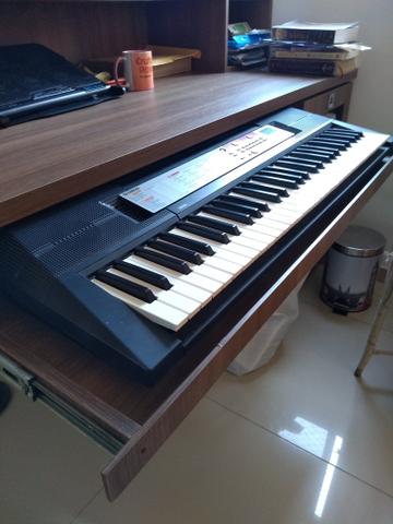 Teclado Yamaha - PSR - F50