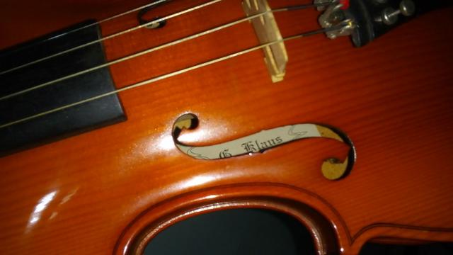 Violino importado, excelente estado de conservação