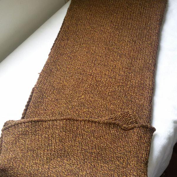 cachecol de lã marrom mesclado