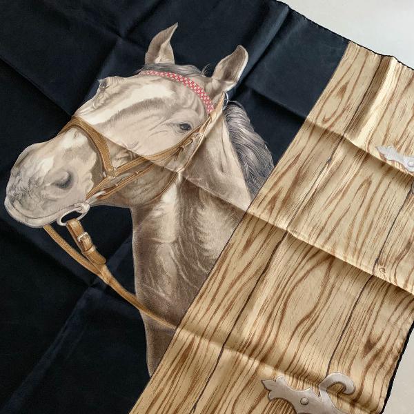lenco cetim cavalo (comprado em paris)