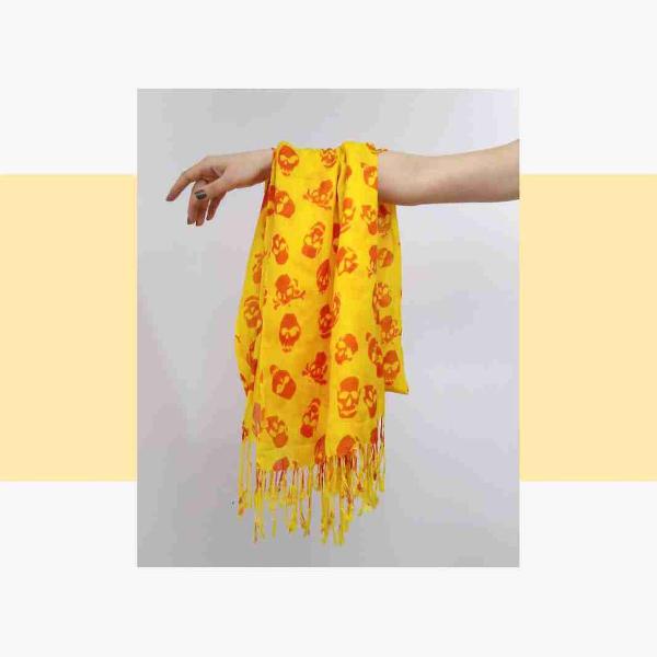 lenço amarelo caveiras