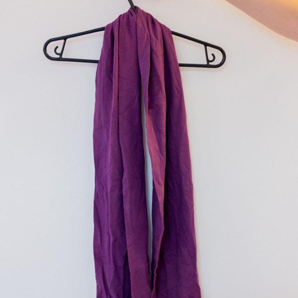 lenço roxo