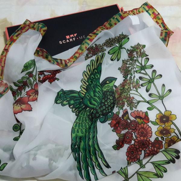 novo] scarf me - lenço lindooo de pássaro verde, flores,