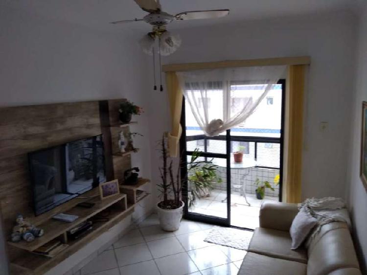 Apartamento com 2 Quartos à Venda, 77 m² por R$ 245.000