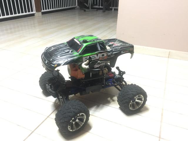 Automodelo traxxas revo