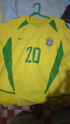 Camisa autografada da seleção brasileira 