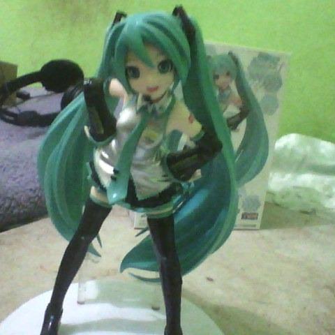 Hatsune miku figure