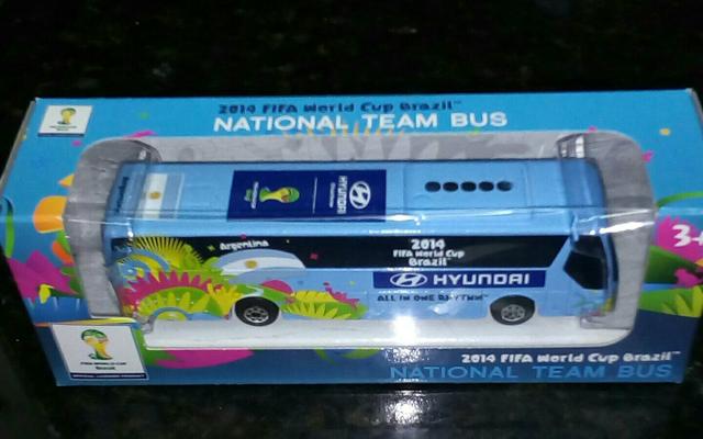 Miniatura de um Ônibus Usado ma Copa