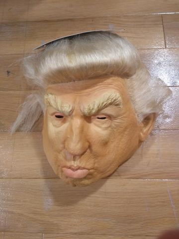 Máscara Donald Trump com cabelo