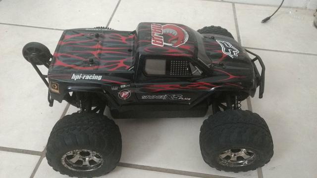 RC Savage flux elétrica