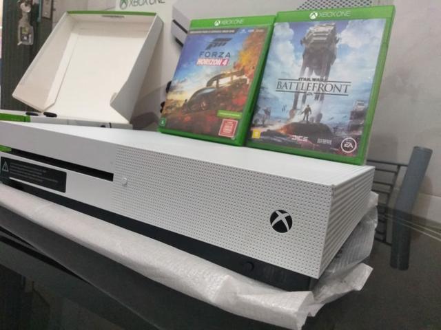 Xbox One S 2 jogos Novíssimo na caixa