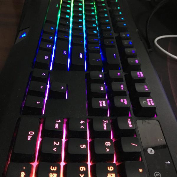 teclado gamer razer blackwidow chroma v2