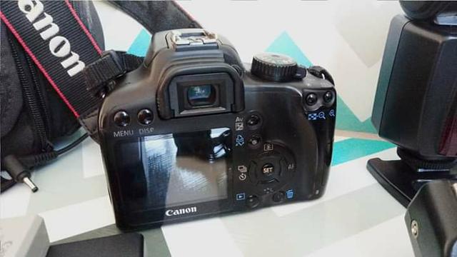 Câmera Canon D + kit estúdio