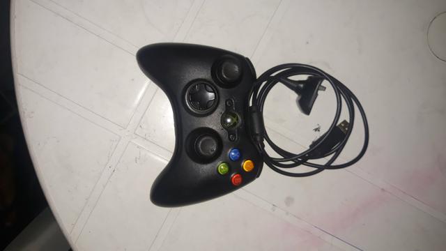 Controle com carregador de x box 360