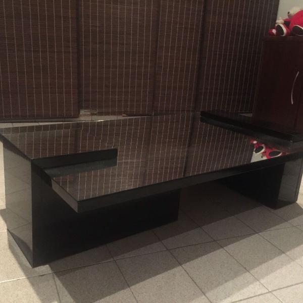 Mesa de centro espelhada