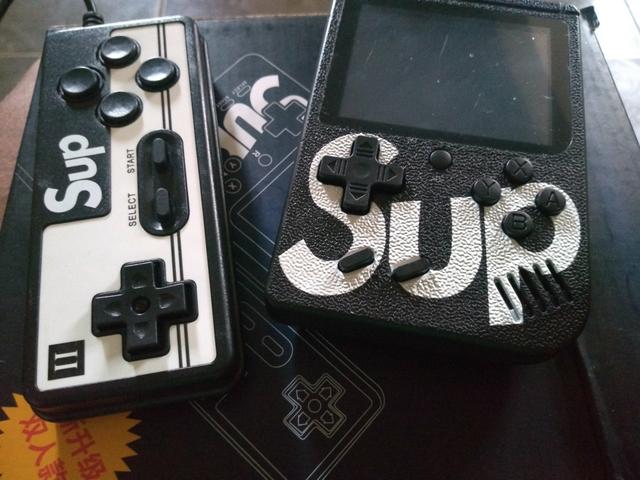 Sup game retrô com 2 controles