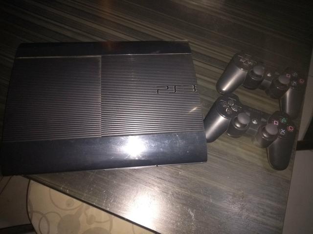 Vendo PS3 super slim leia a descrição