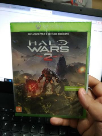 Vendo ou troco jogo Xbox One Halo Wars 2 - Lacrado