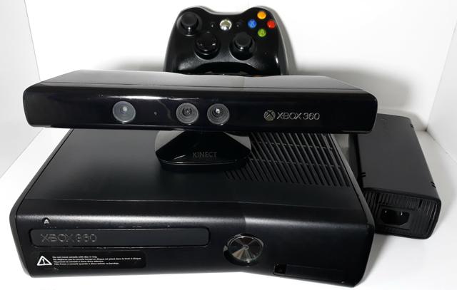 Xbox 360 Slim 4GB + Kinect Completo