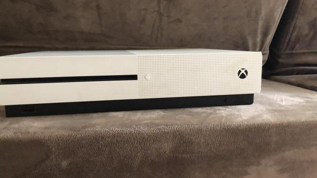 Xbox One S Branco