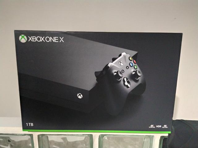 Xbox One X 1TB