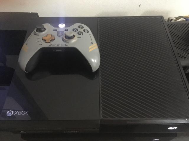 Xbox one + jogos + controle exclusivo