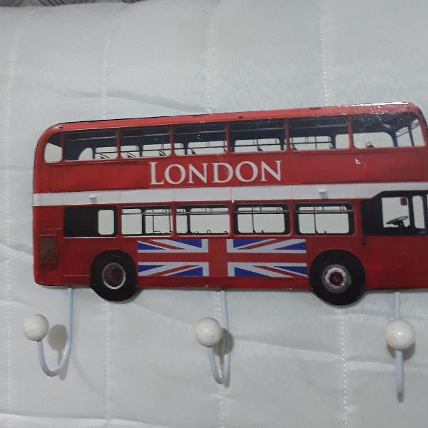 cabideiro ônibus Londres
